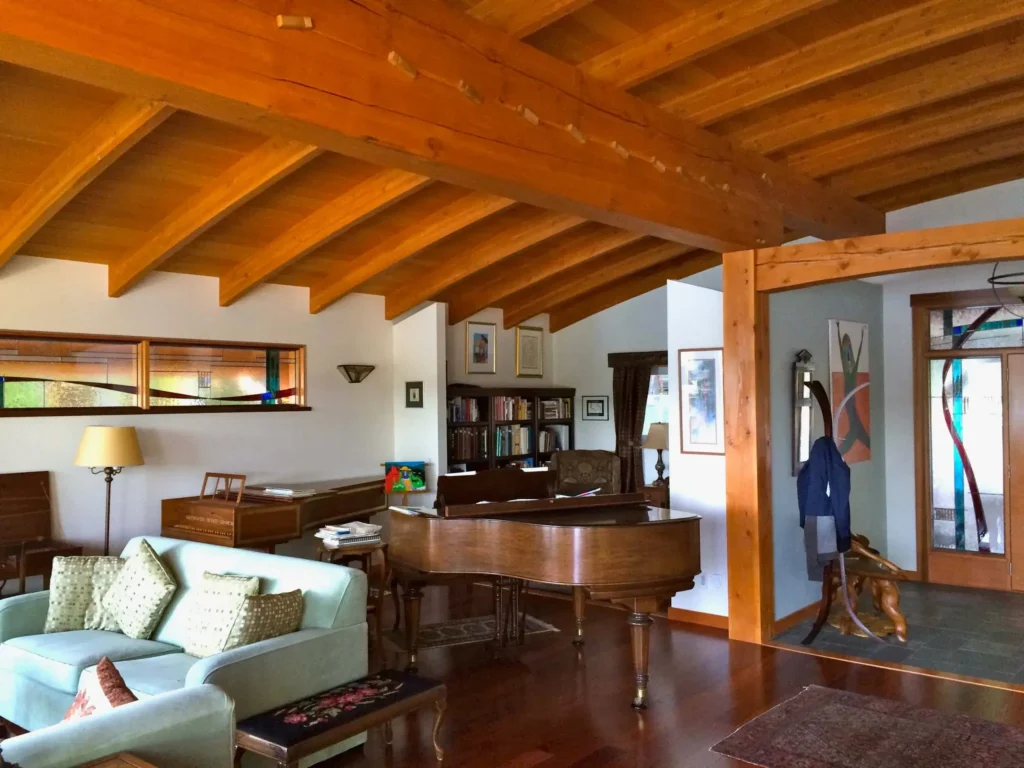 DOS SANTOS RESIDENCE