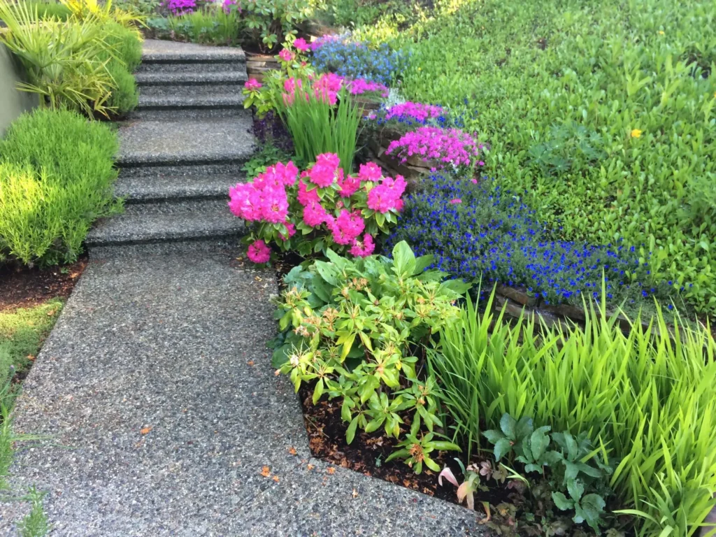 WOODWORKING AND LANDSCAPES SECTION 1