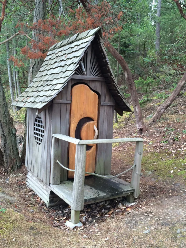 WOODWORKING AND LANDSCAPES SECTION 1